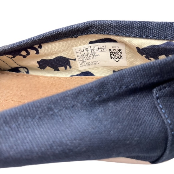 TOMS 7 flats brand new! Royal blue on outside. Dinosaur pattern on inside - Picture 4 of 4